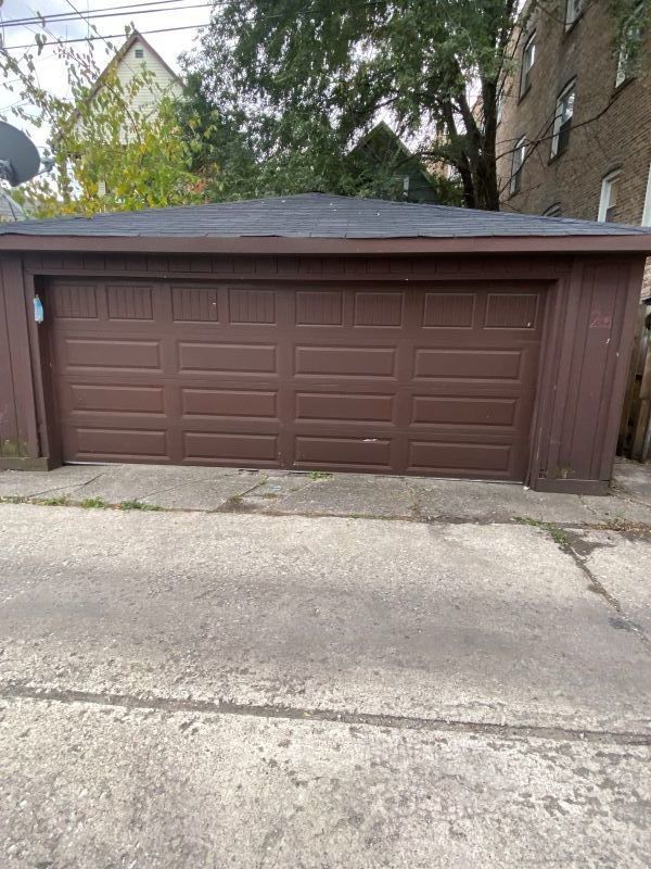 1340 East 76th Street, Unit 2 Chicago, IL 60619 - Photo 9 of 10 a backyard of a house