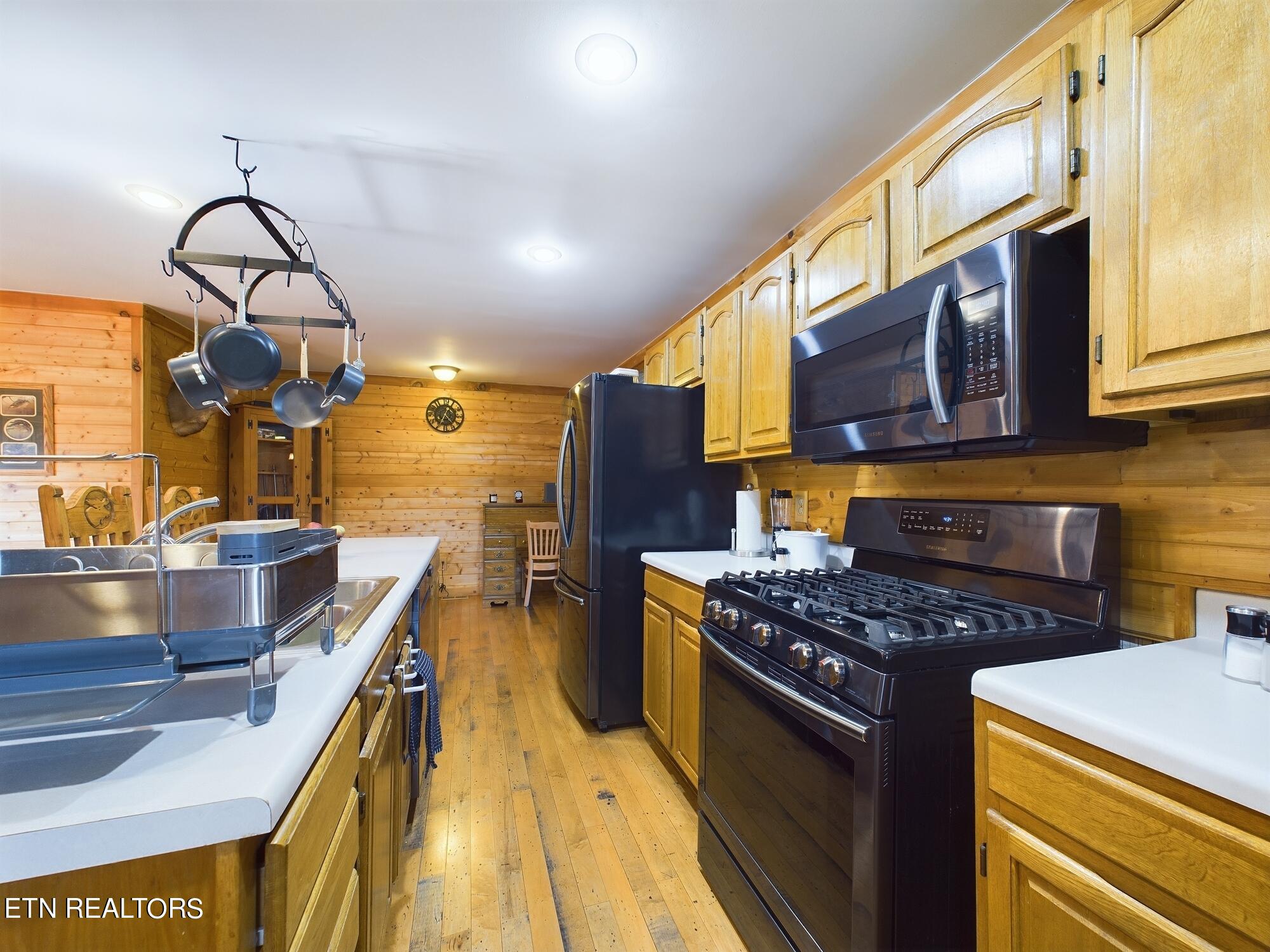 246 Catoosa Ridge Road Rockwood, TN 37854 - Photo 32 of 54 19 Kitchen