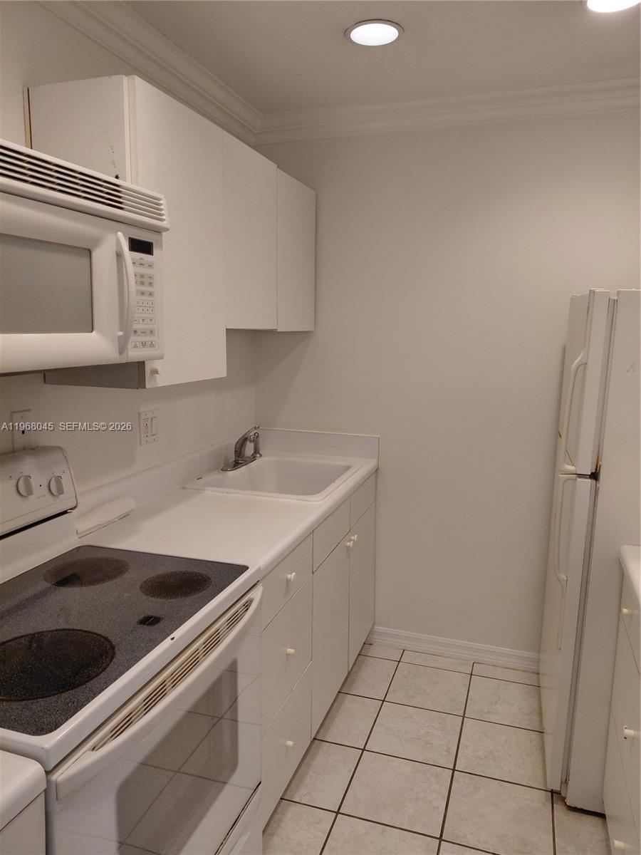 731 Hummingbird Way, Unit 10 North Palm Beach, FL 33408 - Photo 14 of 18