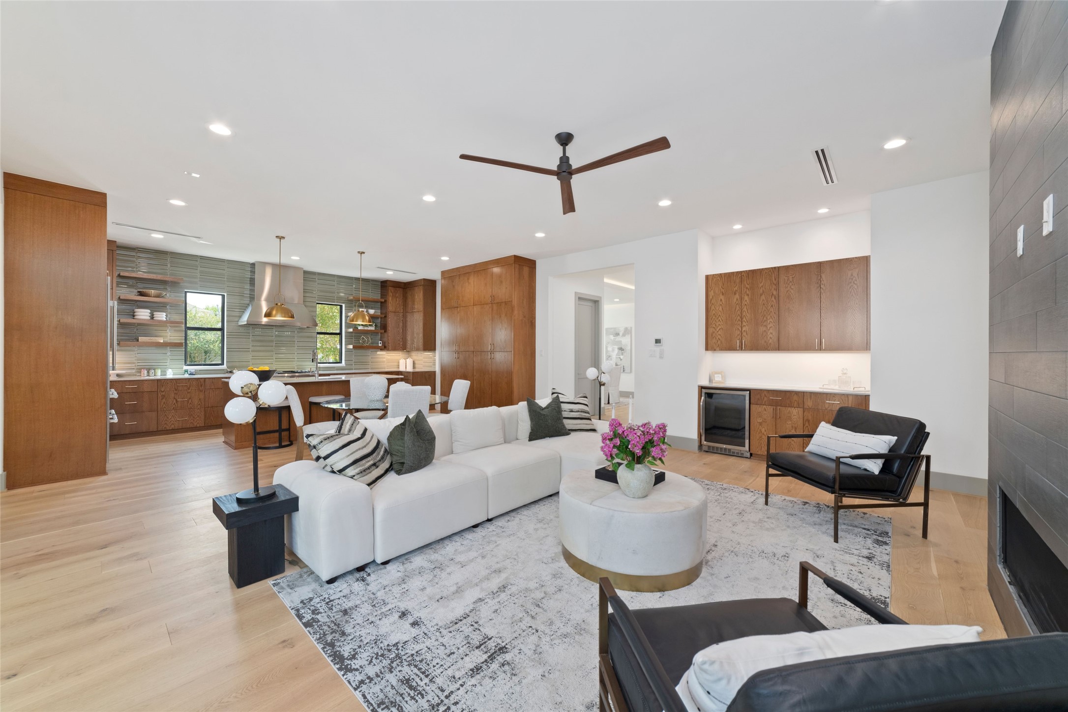 5200 Beech Street Bellaire, TX 77401 - Photo 14 of 50