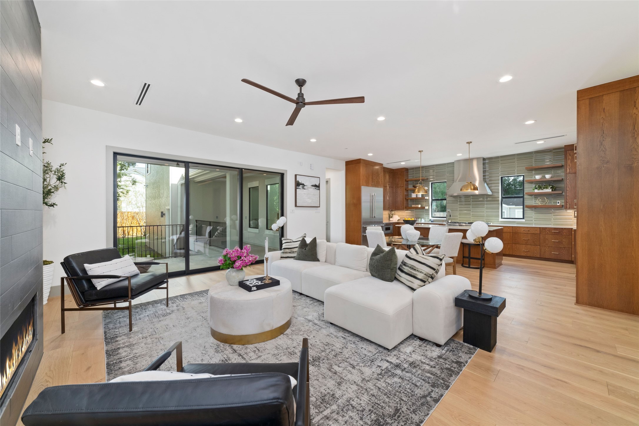 5200 Beech Street Bellaire, TX 77401 - Photo 15 of 50