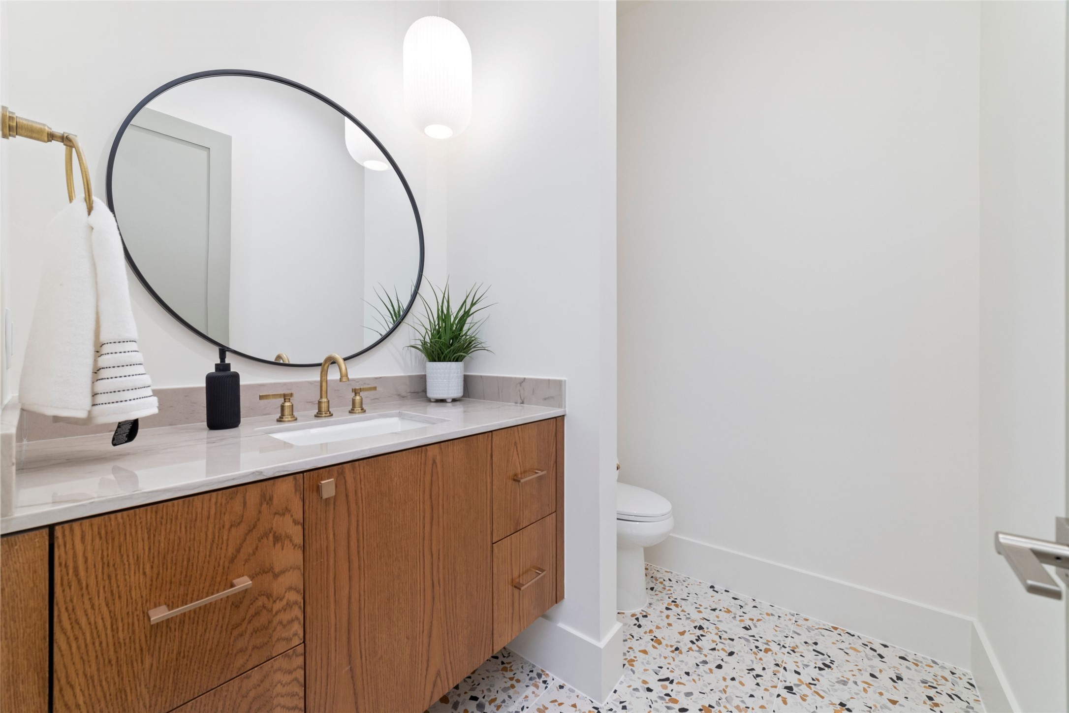 5200 Beech Street Bellaire, TX 77401 - Photo 23 of 50