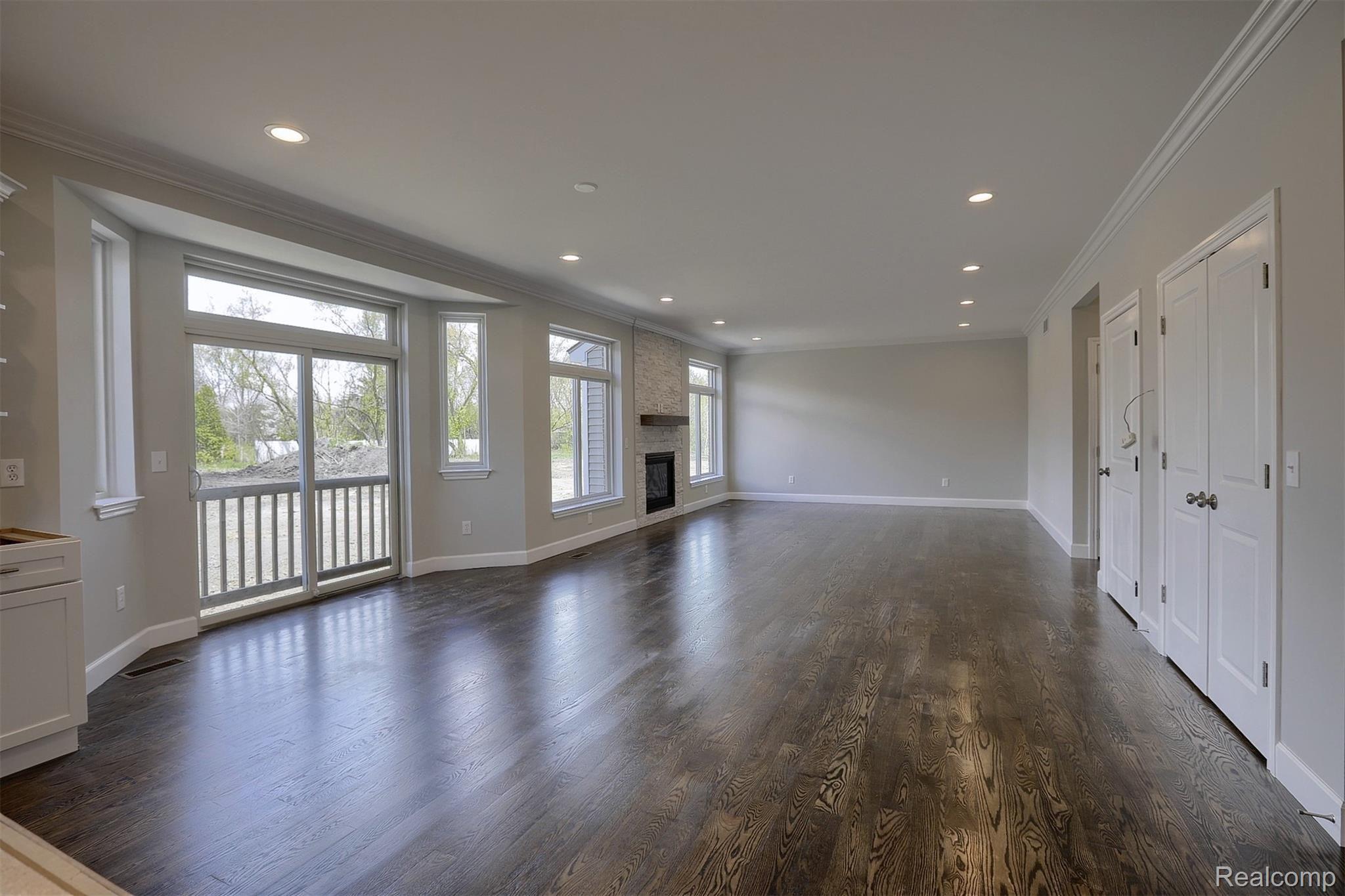 775 East Long Lake Road Troy, MI 48085 - Photo 11 of 39 11-Dining Area.jpg