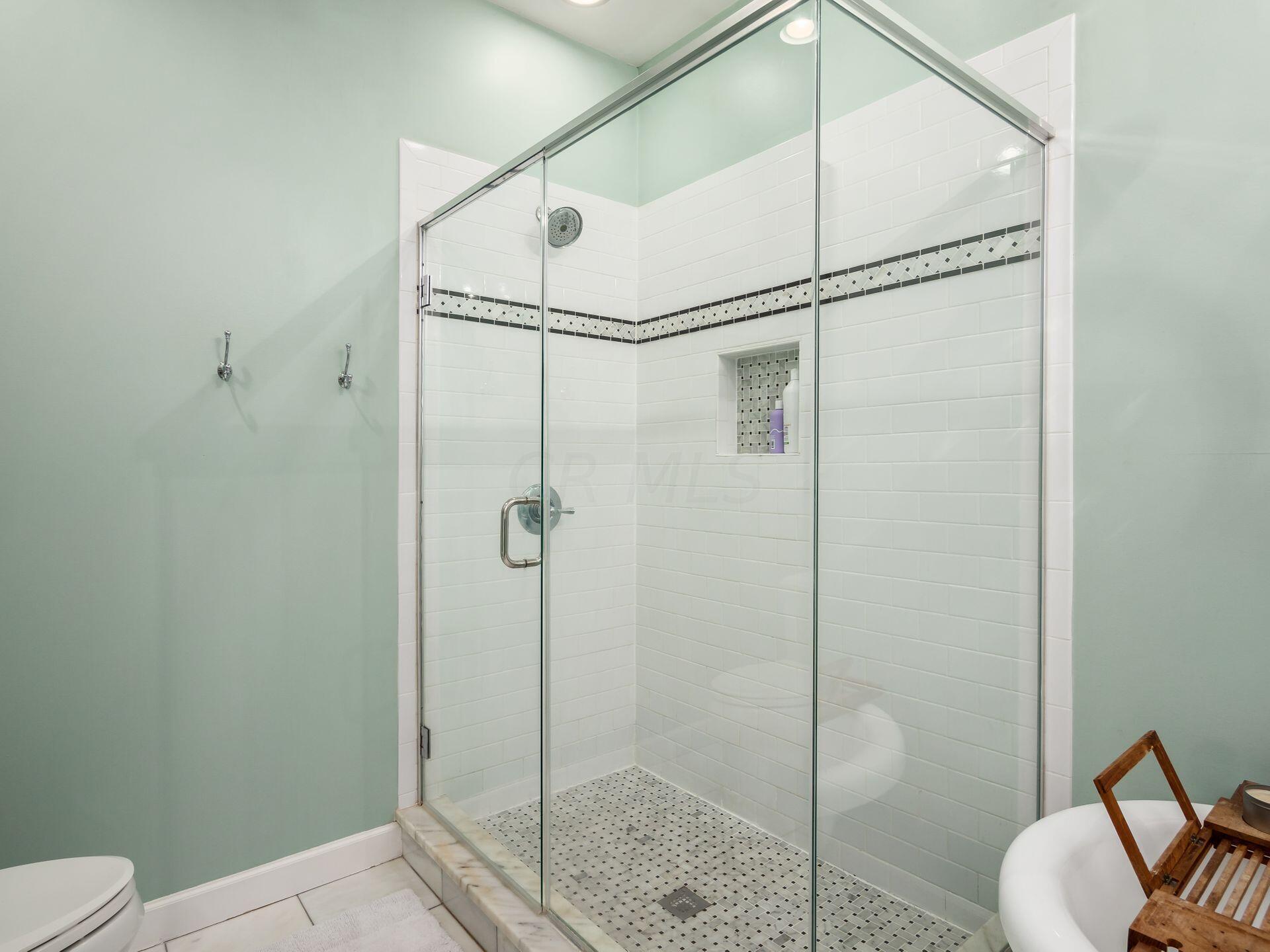 1544 Guilford Road Columbus, OH 43221 - Photo 37 of 76 Primary Bathroom