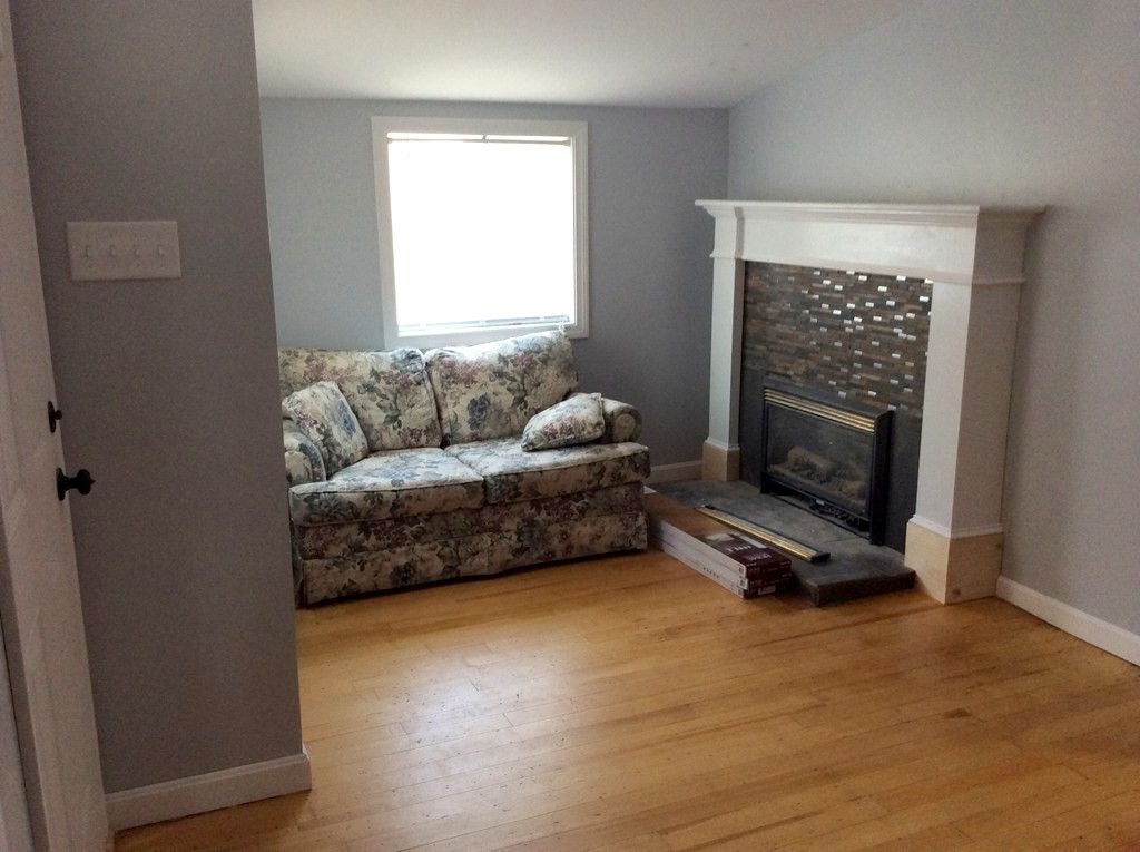 167 Swifts Beach Road Wareham, MA 02571 - Photo 5 of 11