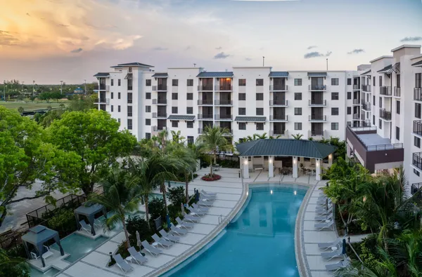 $3,833 | 17945 Southwest 97th Avenue, Unit 421, Palmetto Bay, FL 33157