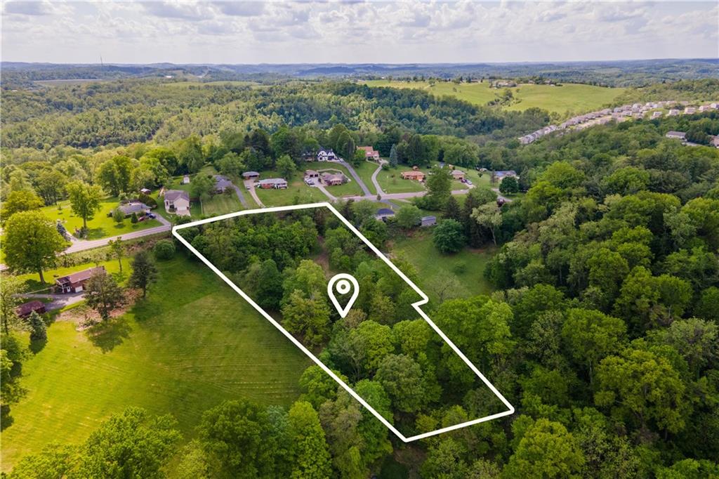 a view of a tennis court