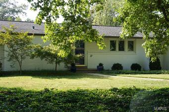 27 Crosswinds Drive St. Louis, MO 63132 - Photo 1 of 59