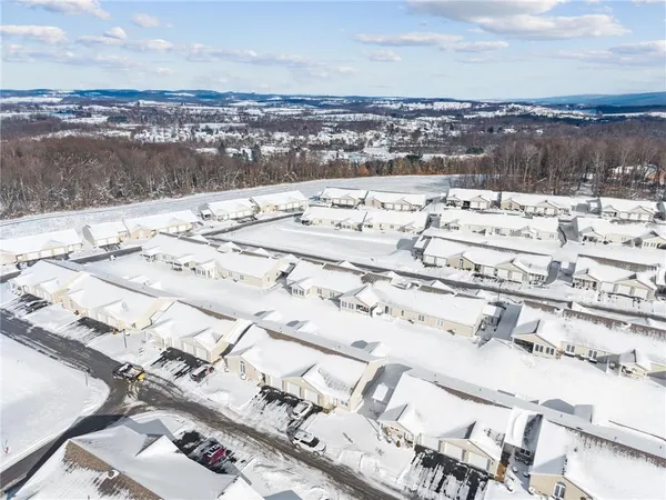 $309,900 | 504 Sunview Circle, Latrobe, PA 15650