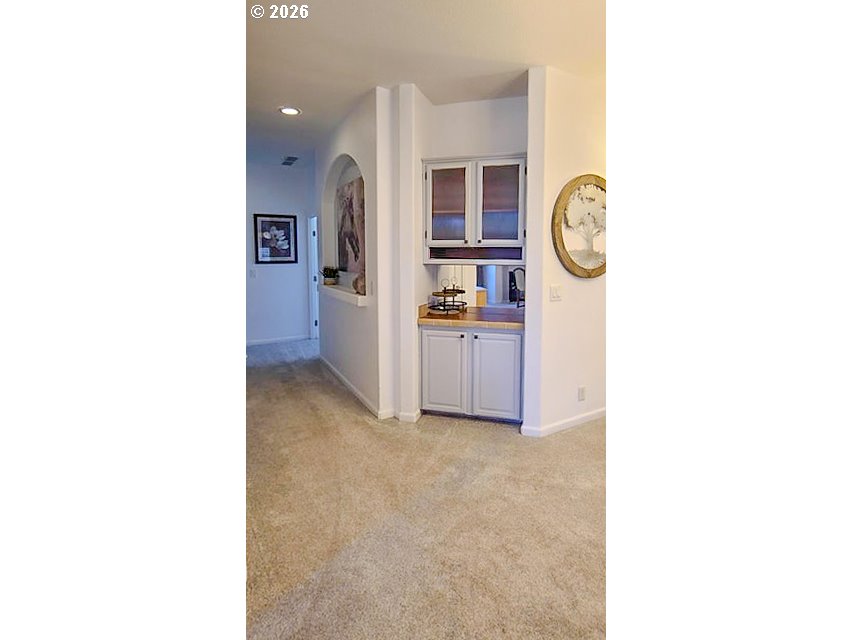 6710 Jake Road Klamath Falls, OR 97601 - Photo 15 of 37 Hallway