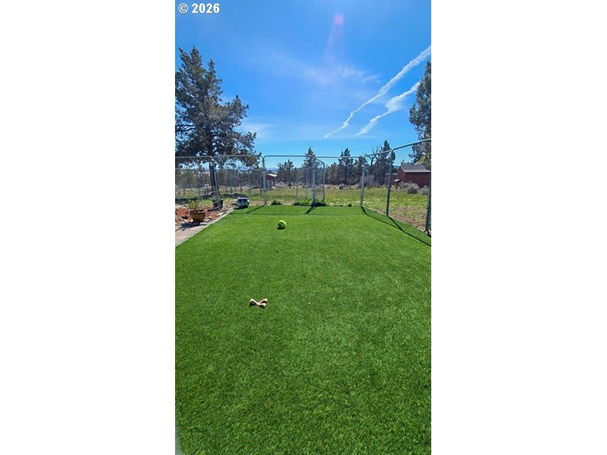6710 Jake Road Klamath Falls, OR 97601 - Photo 33 of 37 Dog Run