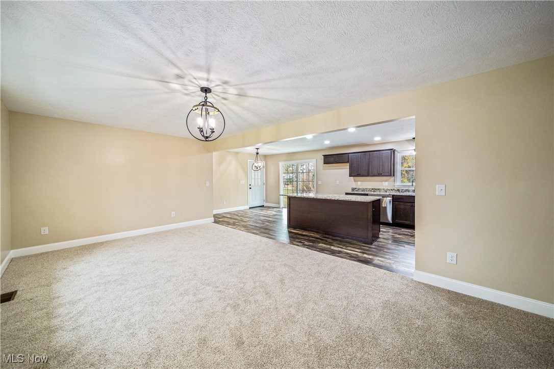 7139 Center Road Ashtabula, OH 44004 - Photo 5 of 30 Living room