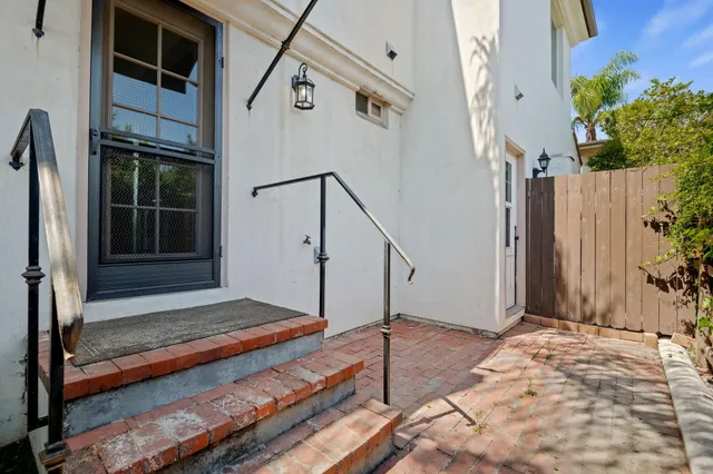 $2,750,000 | 330 West Canon Perdido Street, Santa Barbara, CA 93101