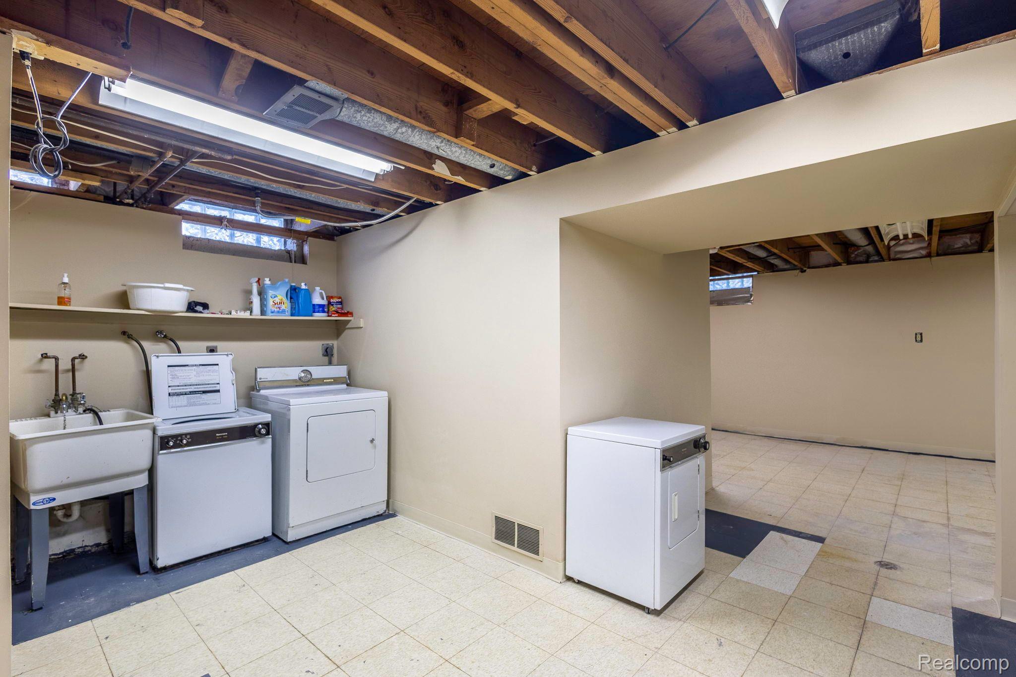 23605 Rockingham Street Southfield, MI 48033 - Photo 37 of 52 Gallery Image 37