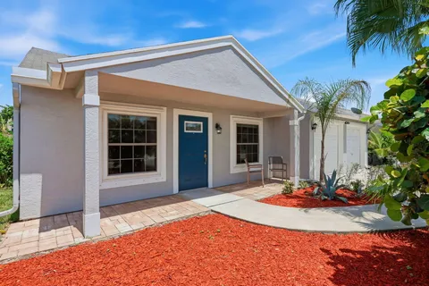 $425,000 | 7955 Ridgewood Drive, Lake Worth, FL 33467