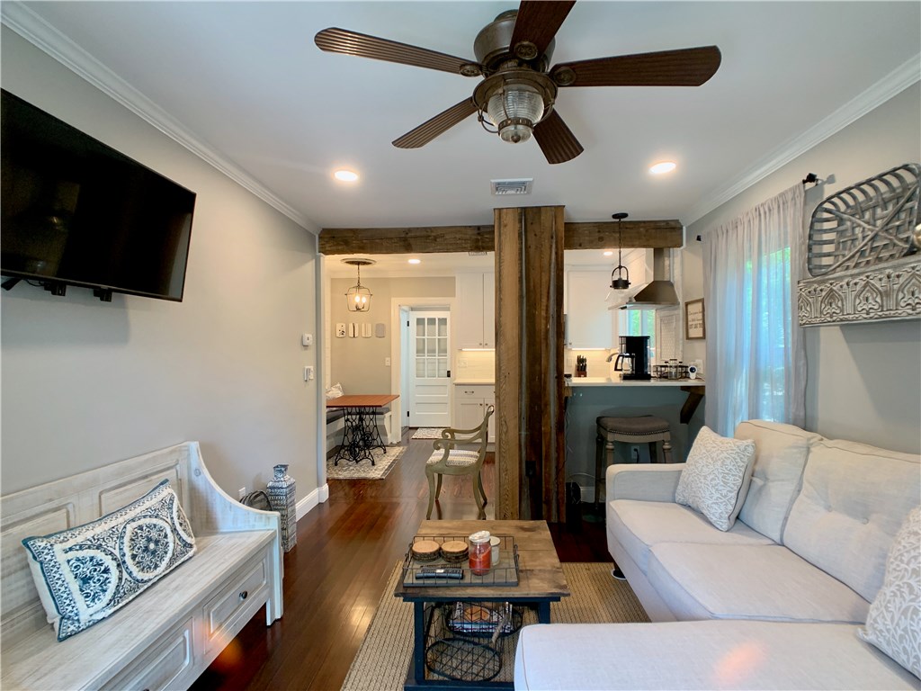 18 Sylvan Street Newport, RI 02840 - Photo 4 of 29