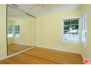 6604 Ruffner Avenue Lake Balboa, CA 91406 - Photo 14 of 17 Gallery Image 14
