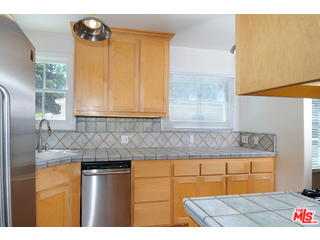6604 Ruffner Avenue Lake Balboa, CA 91406 - Photo 5 of 17 Gallery Image 5