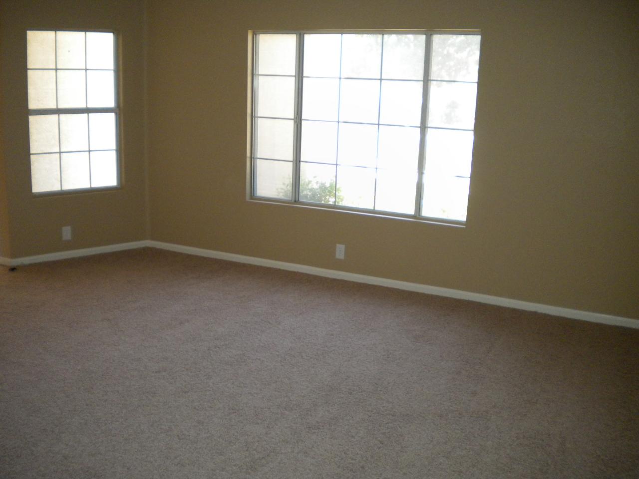 8804 West Wethersfield Road Peoria, AZ 85381 - Photo 2 of 13 LIVING ROOM