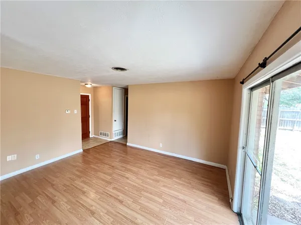 $1,600 | 112 Rice Drive, Portland, TX 78374