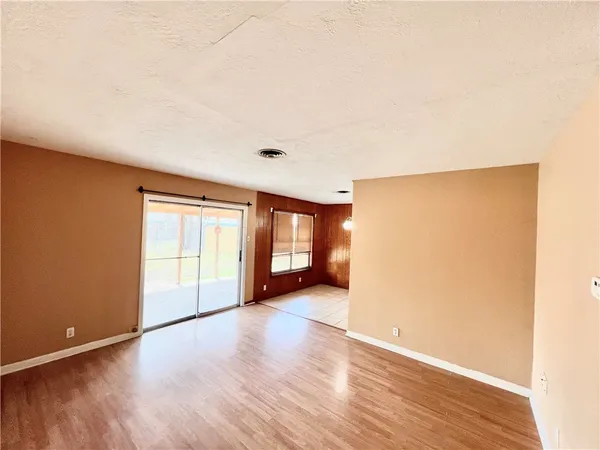 $1,600 | 112 Rice Drive, Portland, TX 78374