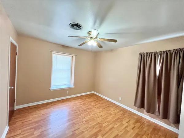 $1,600 | 112 Rice Drive, Portland, TX 78374