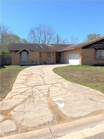 $1,600 | 112 Rice Drive, Portland, TX 78374
