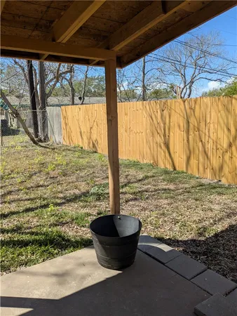 $1,600 | 112 Rice Drive, Portland, TX 78374