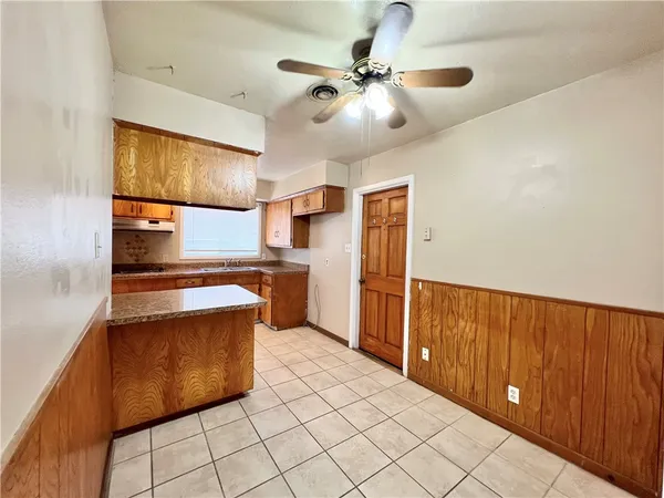 $1,600 | 112 Rice Drive, Portland, TX 78374