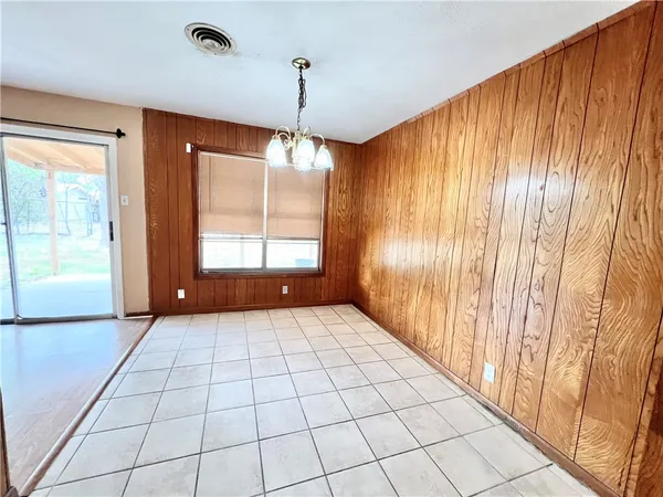 $1,600 | 112 Rice Drive, Portland, TX 78374