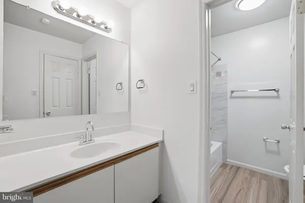 $2,700 | 2844 Yarling Court, Falls Church, VA 22042