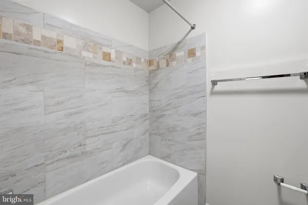 $2,700 | 2844 Yarling Court, Falls Church, VA 22042