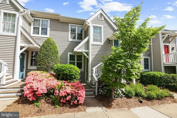 $2,700 | 2844 Yarling Court, Falls Church, VA 22042