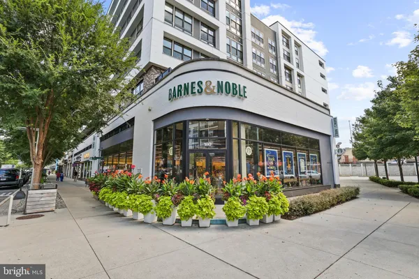 $2,700 | 2844 Yarling Court, Falls Church, VA 22042