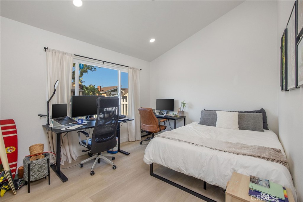 204 Springfield Avenue Huntington Beach, CA 92648 - Photo 11 of 40 Unit A - Bedroom 2