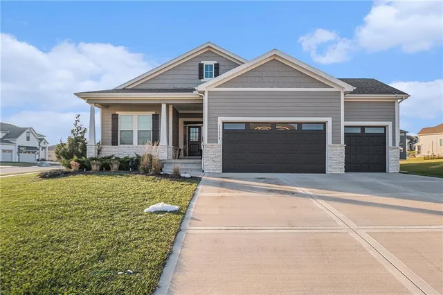 $525,000 | 11410 Bluestem Drive, Kearney, MO 64060