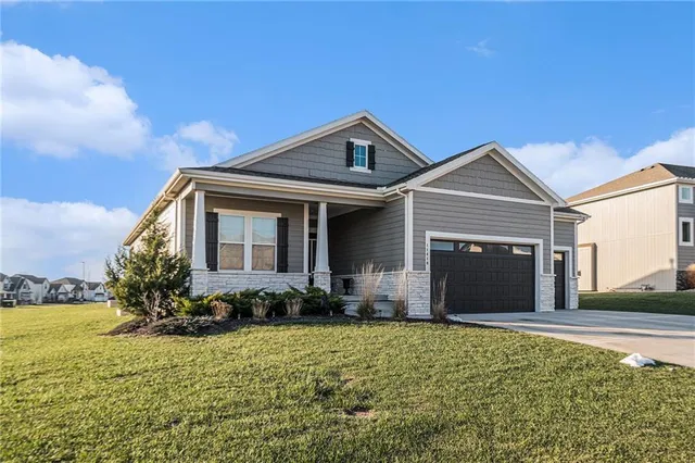 $525,000 | 11410 Bluestem Drive, Kearney, MO 64060