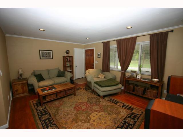 3704 McGuffey Road Columbus, OH 43224 - Photo 2 of 18