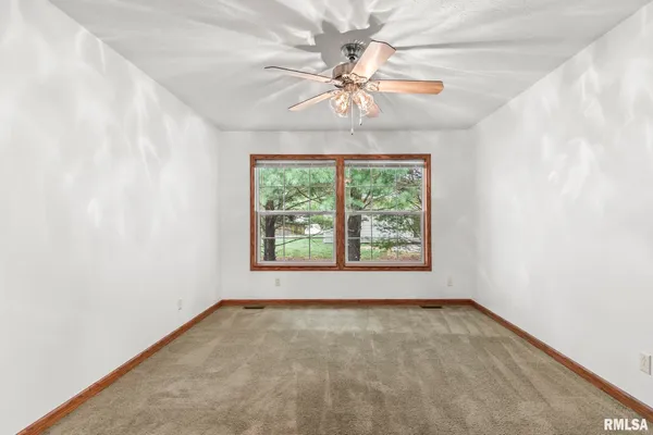 $180,000 | 2800 VÃa Rosso, Unit 146, Springfield, IL 62703