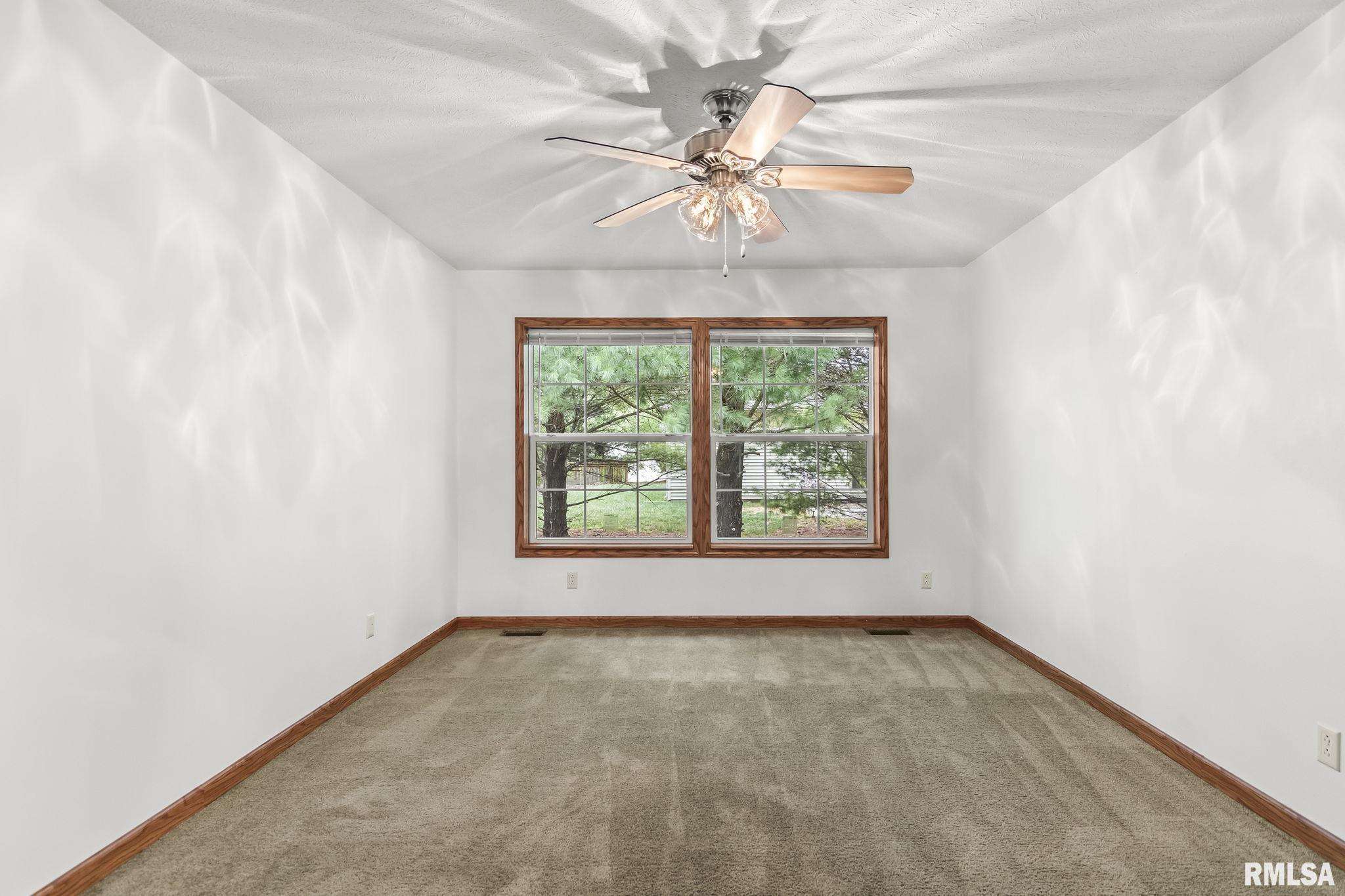 2800 Vía Rosso, Unit 146 Springfield, IL 62703 - Photo 17 of 34