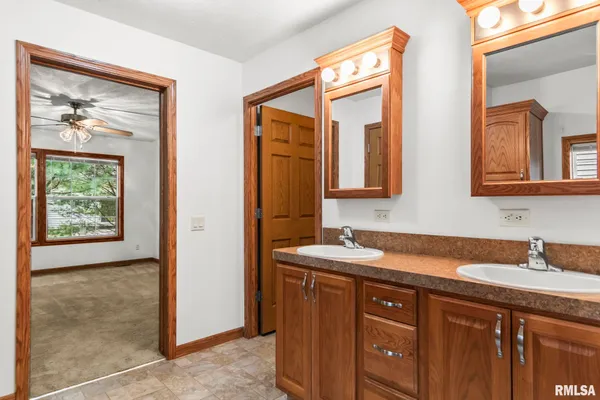 $180,000 | 2800 VÃa Rosso, Unit 146, Springfield, IL 62703