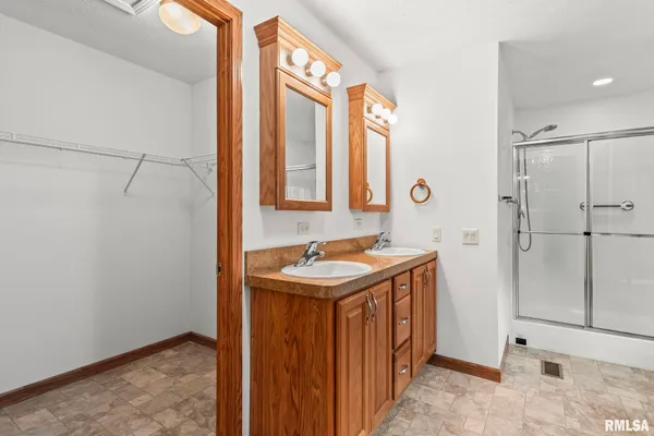 $180,000 | 2800 VÃa Rosso, Unit 146, Springfield, IL 62703