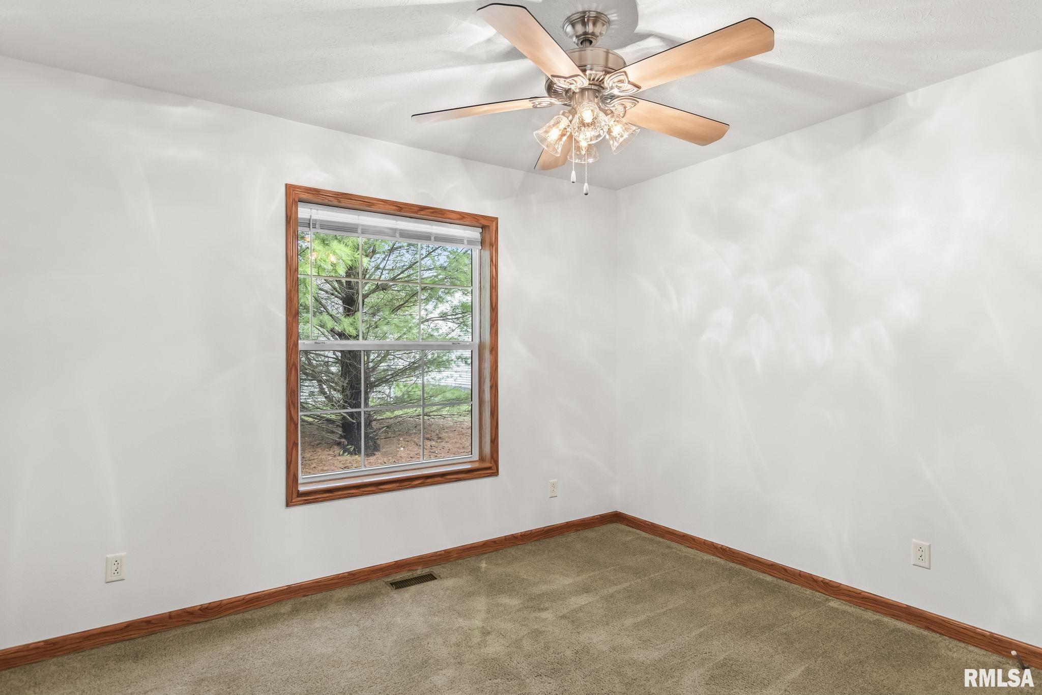 2800 Vía Rosso, Unit 146 Springfield, IL 62703 - Photo 22 of 34