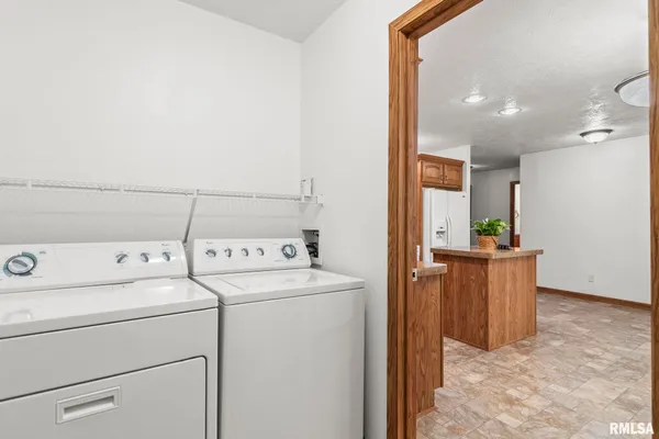 $180,000 | 2800 VÃa Rosso, Unit 146, Springfield, IL 62703