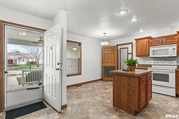 $180,000 | 2800 VÃa Rosso, Unit 146, Springfield, IL 62703