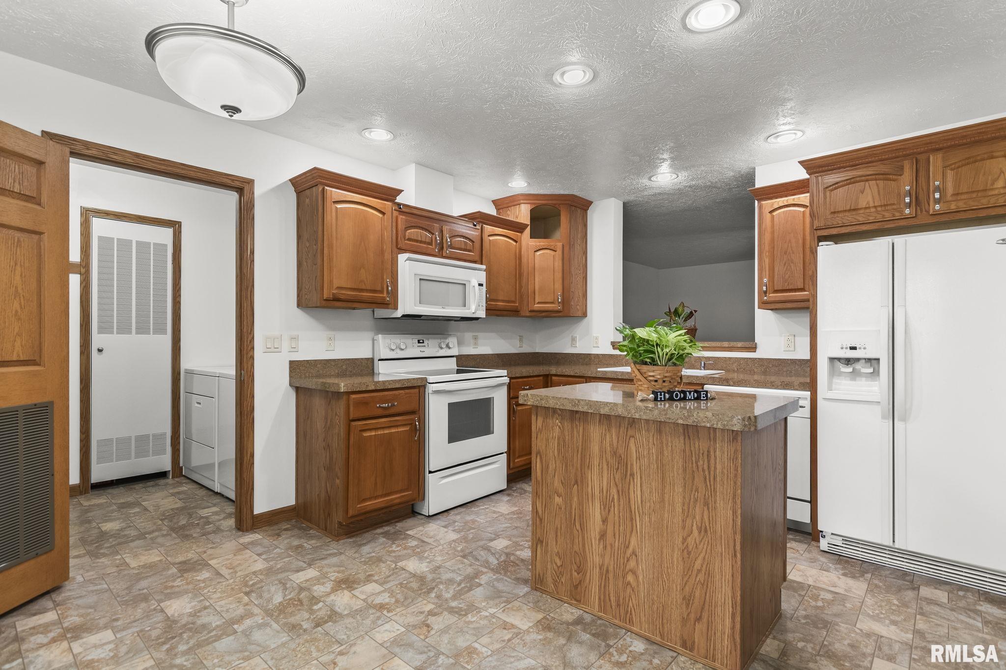 2800 Vía Rosso, Unit 146 Springfield, IL 62703 - Photo 6 of 34