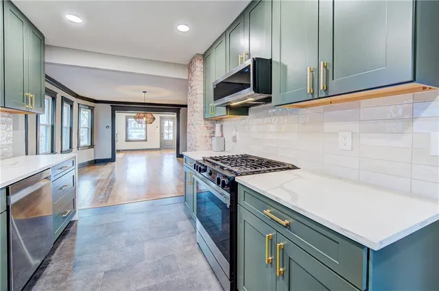 $325,000 | 5433 Tracy Avenue, Kansas City, MO 64110