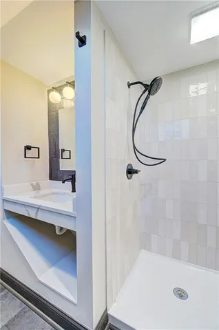 $325,000 | 5433 Tracy Avenue, Kansas City, MO 64110