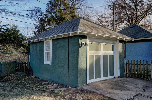 $325,000 | 5433 Tracy Avenue, Kansas City, MO 64110