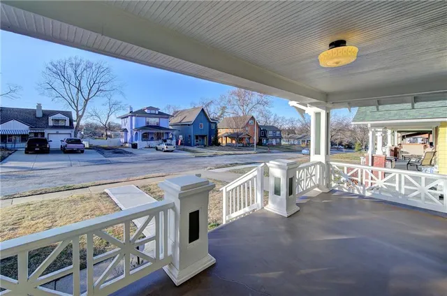 $325,000 | 5433 Tracy Avenue, Kansas City, MO 64110